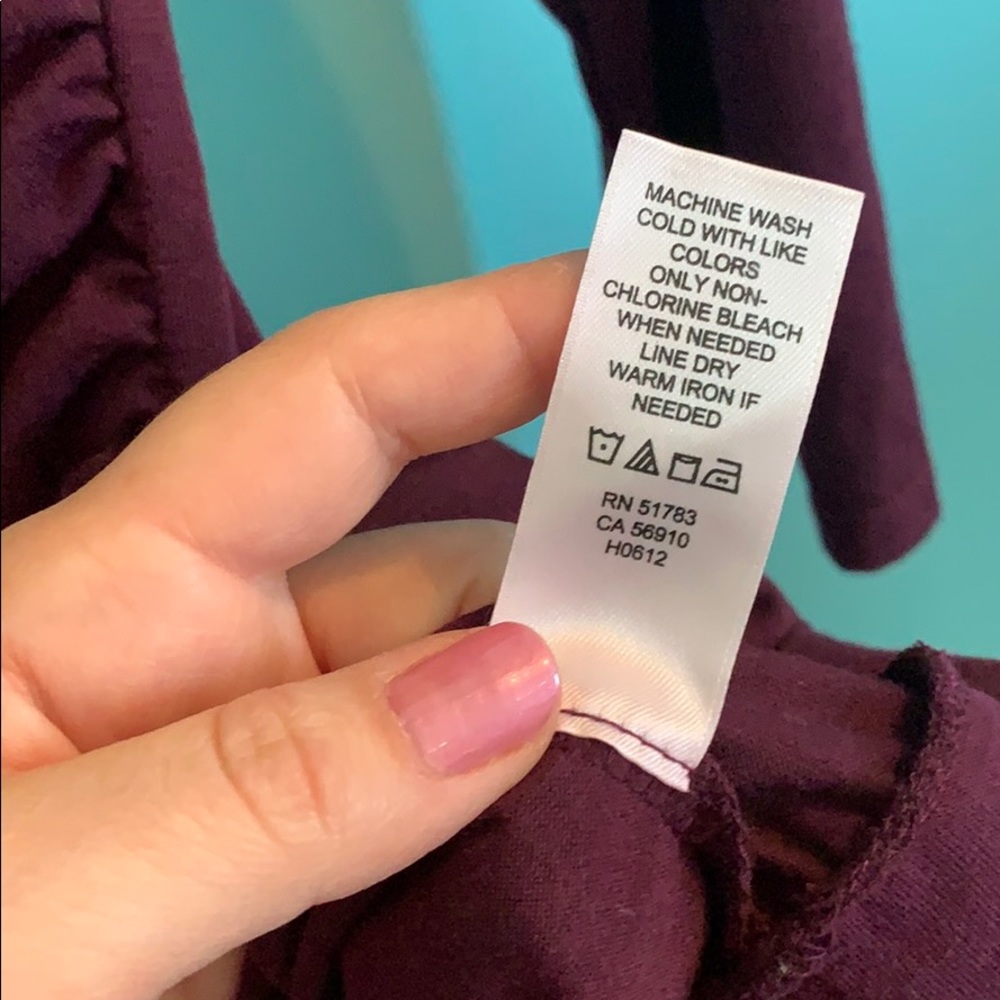 Ruffle v-neck tee - Picture 4 of 5